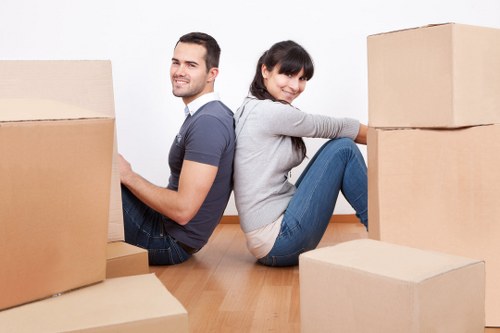 Household relocation planning and packing for a move in Croydon